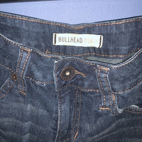 Bullhead black brand, denim shorts, size 1. - Picture 3 of 6